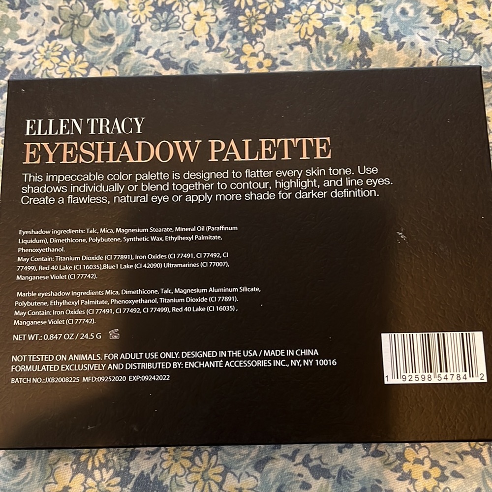 Ellen Tracy eyeshadow palette - Picture 2 of 4